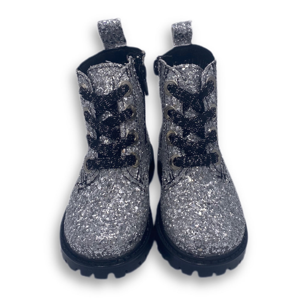 Bota plateada con cierre de zipper y suela de luz modelo urano