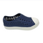 Zapato de agua con agujeros tipo tenis