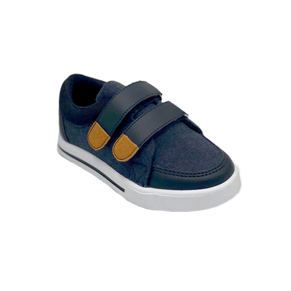 Tenis que cierra con Velcro Modelo Tiny LBD