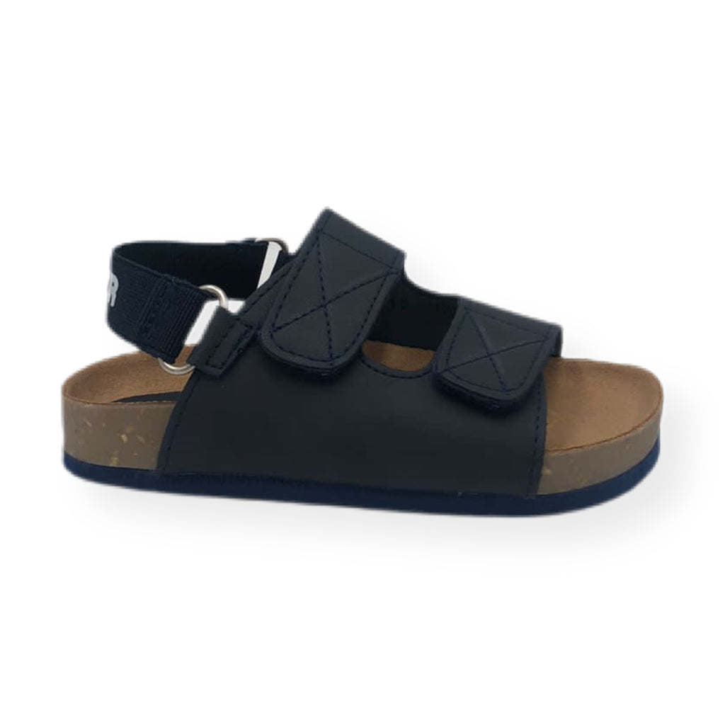 Sandalia para niño cierre con velcro modelo 17701