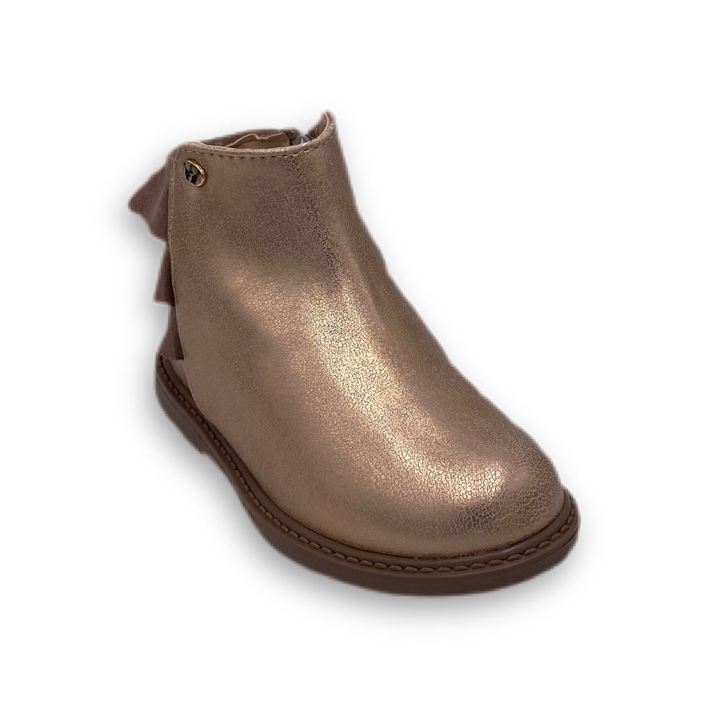 Botin con olanes en la parte de atras color oro rosado modelo 21250G