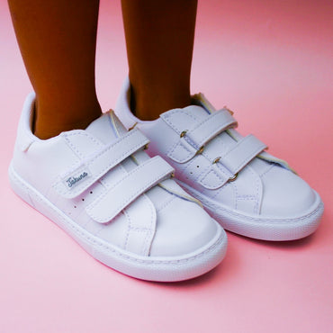 Tenis blanco con velcro escolar modelo 19742